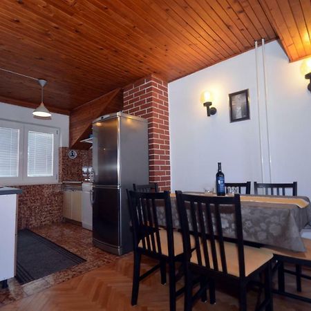 Apartment Mimica-Croatia , Omis , Center Bagian luar foto