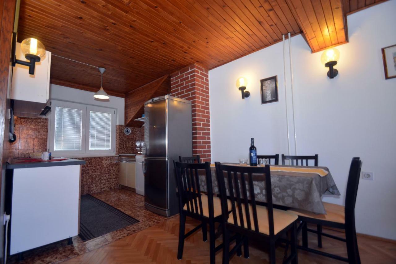 Apartment Mimica-Croatia , Omis , Center Bagian luar foto