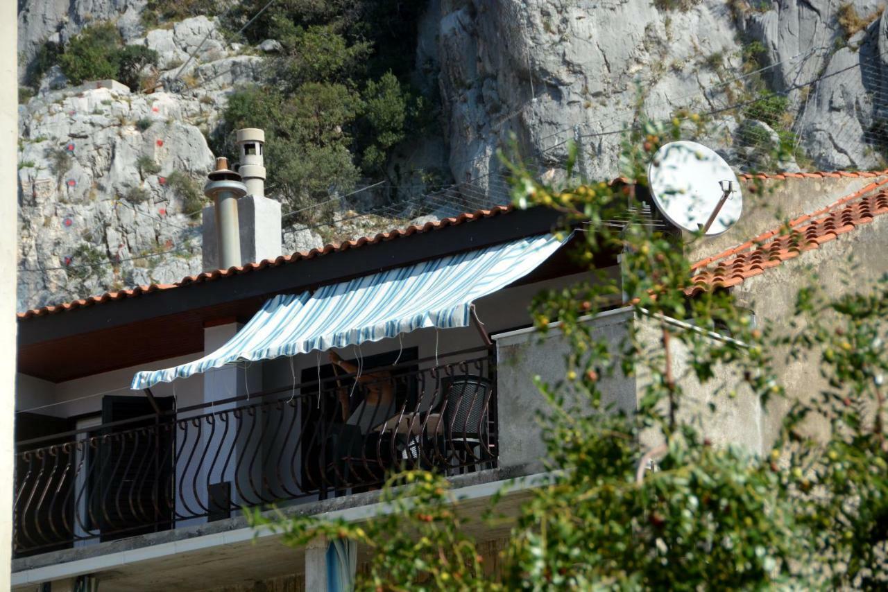 Apartment Mimica-Croatia , Omis , Center Bagian luar foto