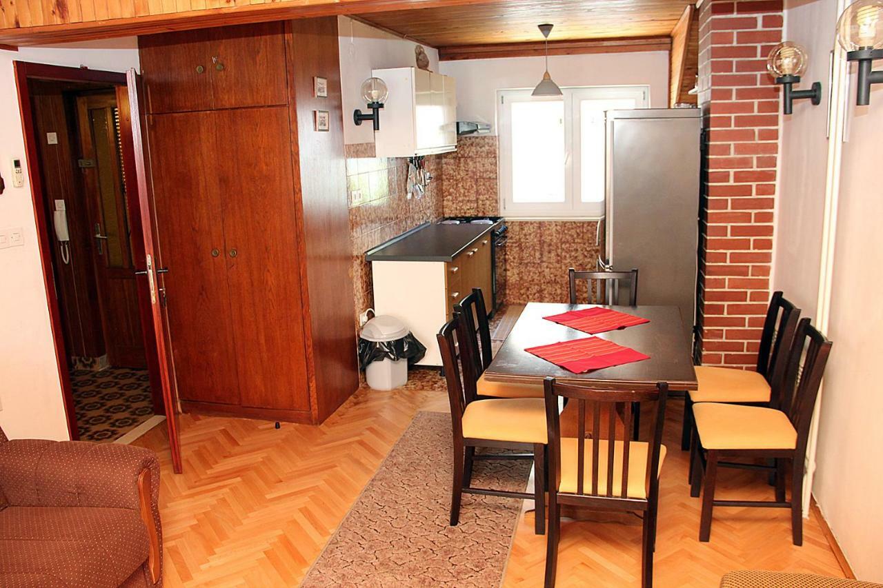 Apartment Mimica-Croatia , Omis , Center Bagian luar foto