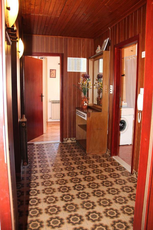 Apartment Mimica-Croatia , Omis , Center Bagian luar foto
