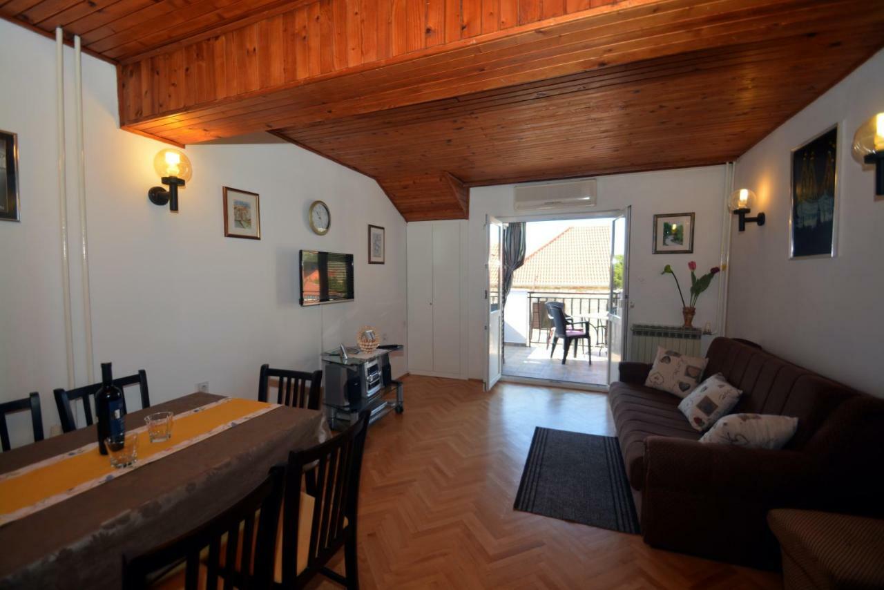 Apartment Mimica-Croatia , Omis , Center Bagian luar foto