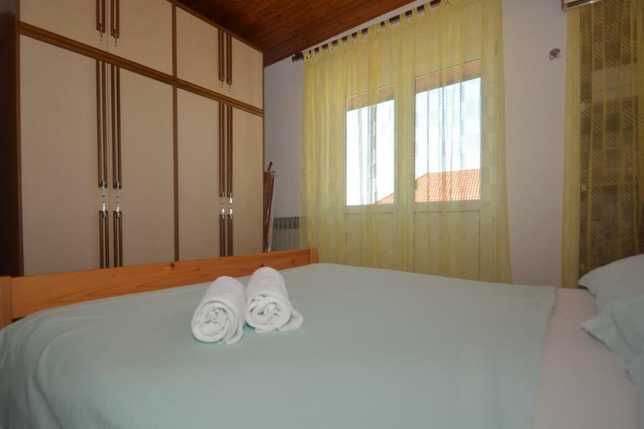 Apartment Mimica-Croatia , Omis , Center Bagian luar foto