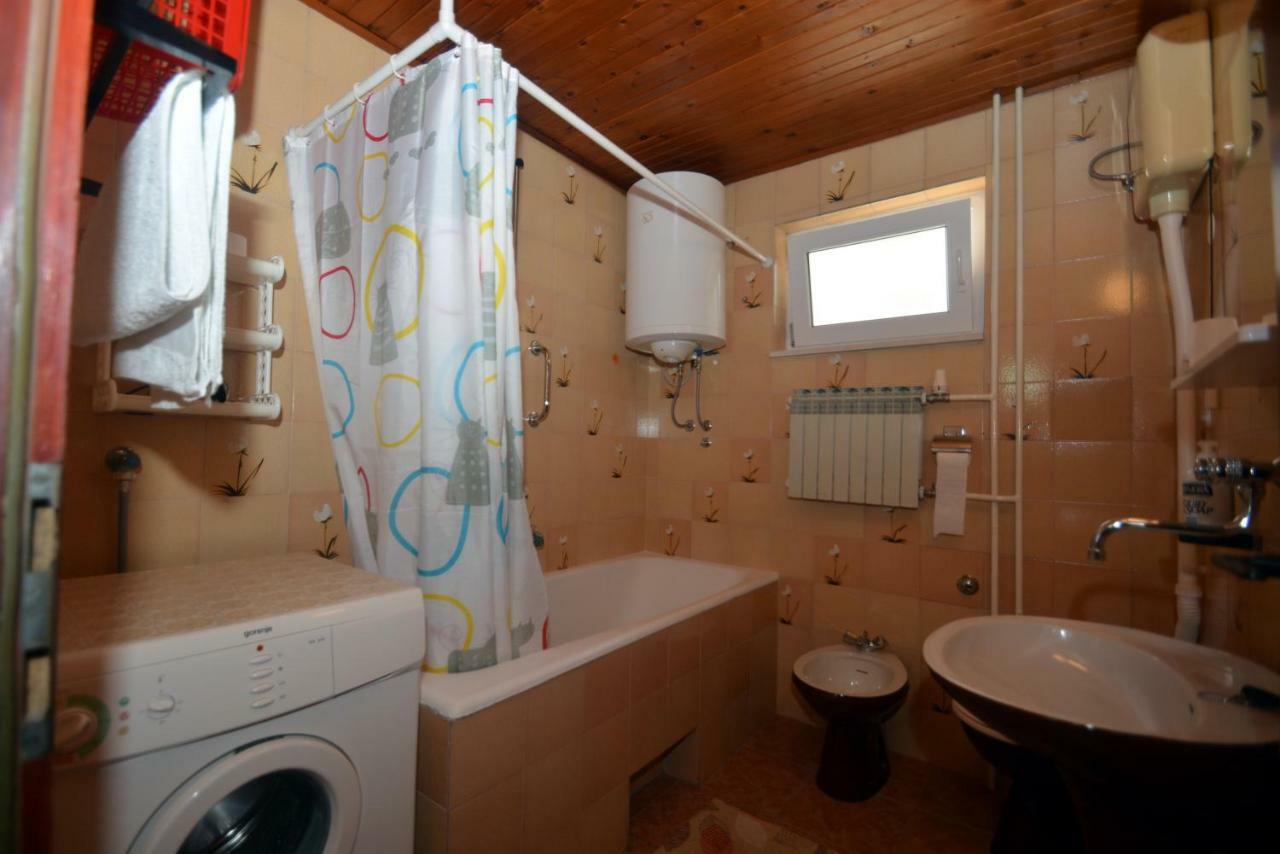 Apartment Mimica-Croatia , Omis , Center Bagian luar foto