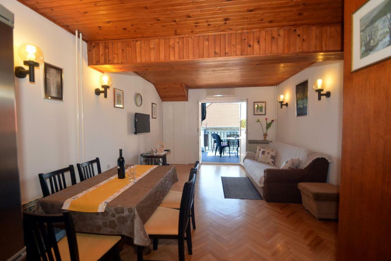 Apartment Mimica-Croatia , Omis , Center Bagian luar foto
