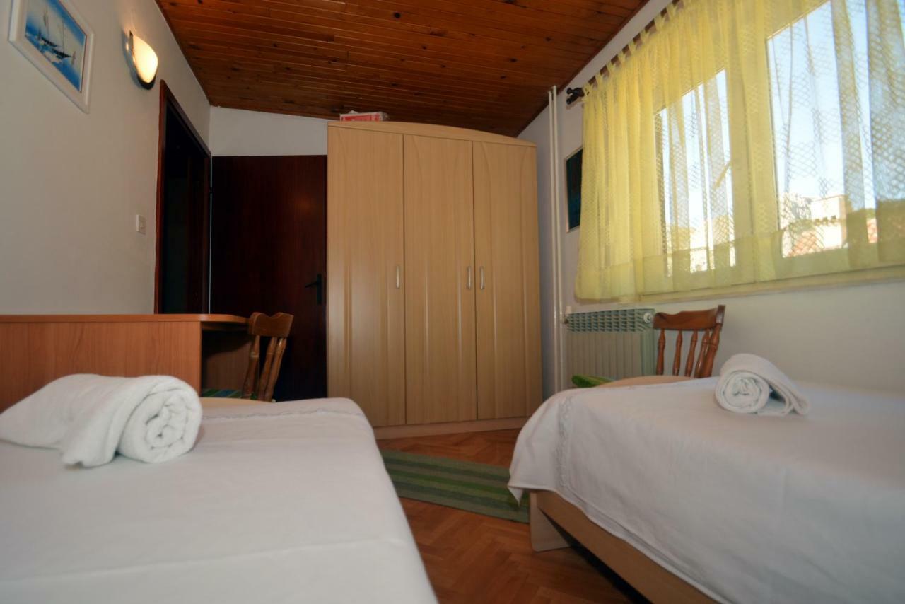 Apartment Mimica-Croatia , Omis , Center Bagian luar foto